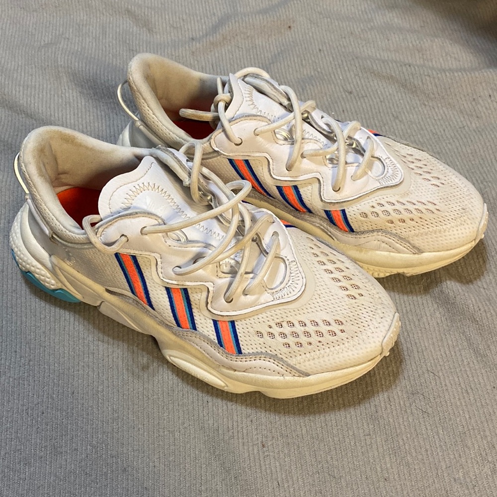 Adidas Ozweego signal coral woman’s 6.5